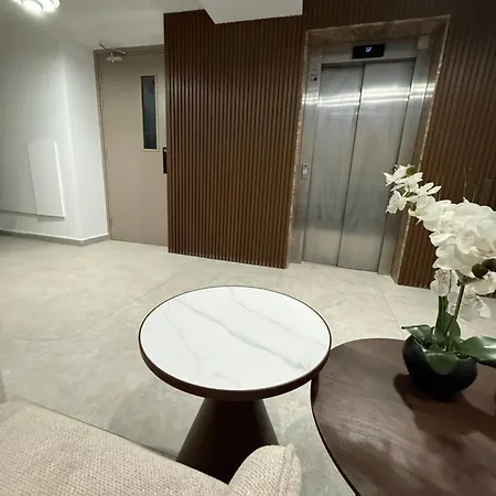 Lux Business *